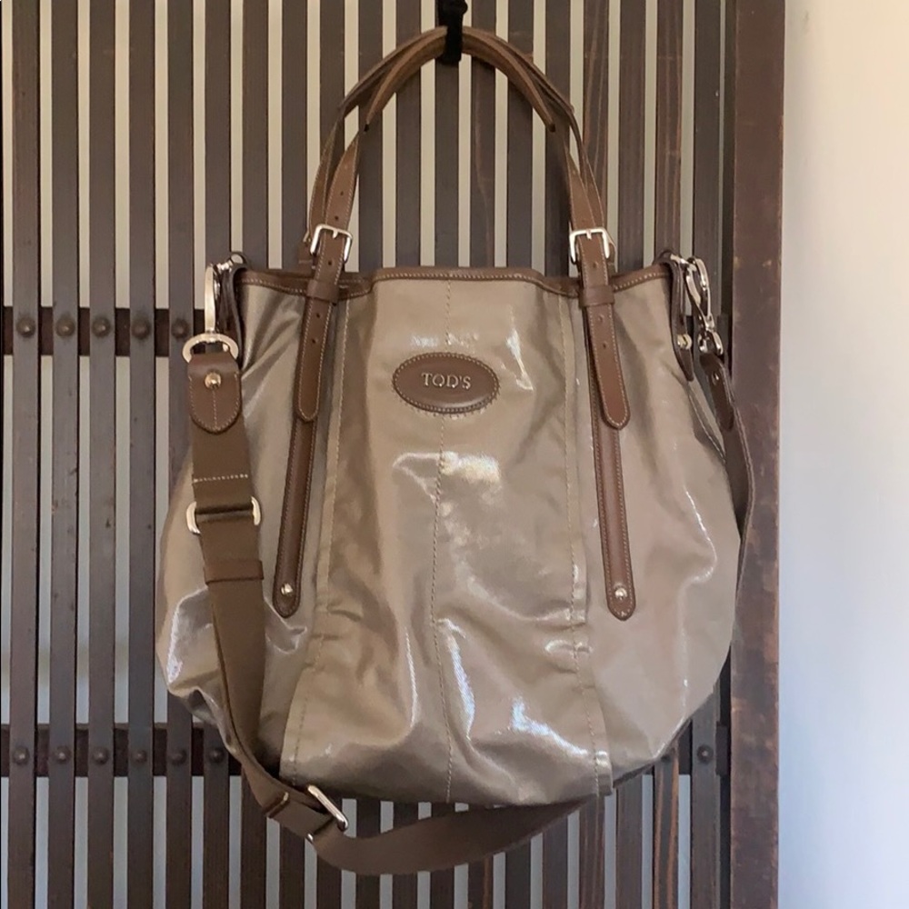 Tod’s leather-trimmed shoulder bag